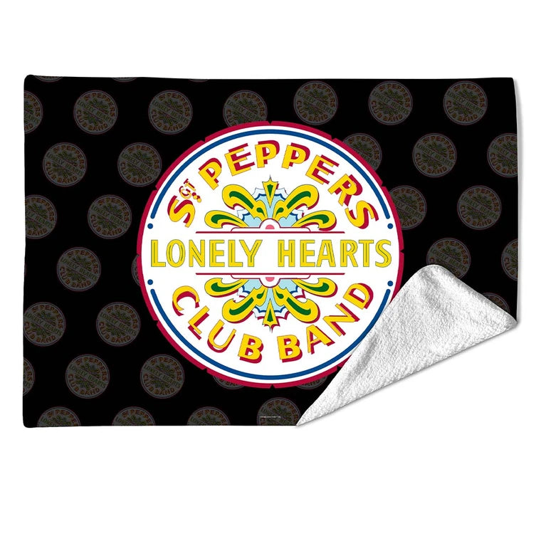 The Beatles Sherpa Fleece Blanket: Sgt Pepper (Multicolour)